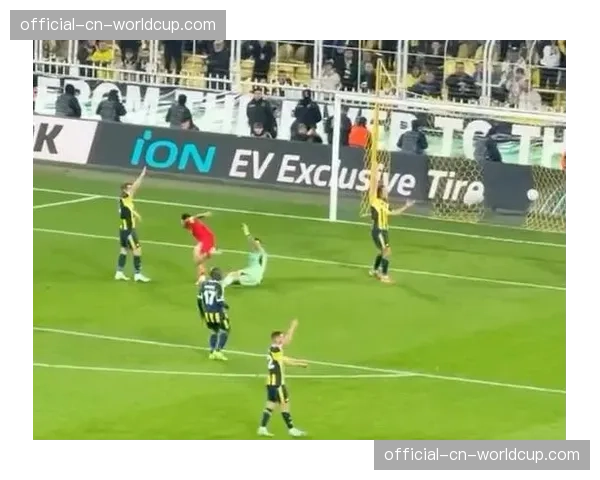 专栏评论：高位逼抢过时了吗？解析英超中下游球队的“低位反击”复兴潮